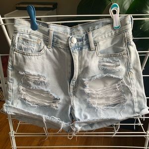 Size 0 American eagle high rise mom short